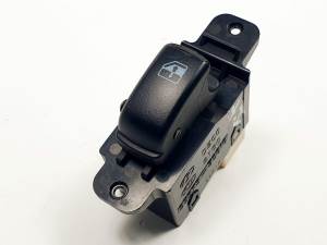 MANDO ELEVALUNAS TRASERO IZQUIERDO 935753C010 KIA MAGENTIS Autodesguaces Alicante