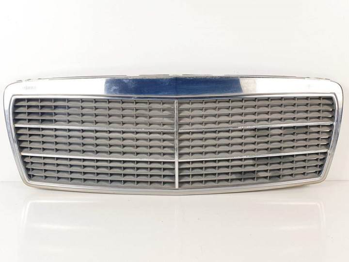 REJILLA DELANTERA 2108880023 MERCEDES CLASE E (W210) BERLINA Autodesguaces Alicante
