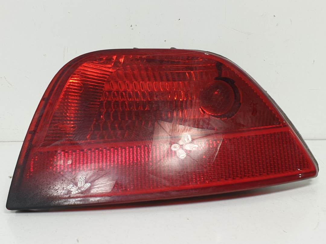 FARO ANTINIEBLA TRASERO IZQUIERDO - 5M5115K273AA - FORD - FOCUS BERLINA (CAP)