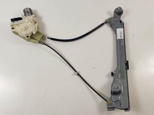 ELEVALUNAS TRASERO DERECHO 827300001R RENAULT LAGUNA III Autodesguaces Alicante