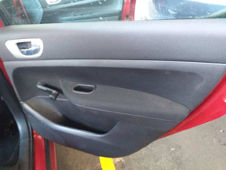 GUARNECIDO PUERTA TRASERA DERECHA