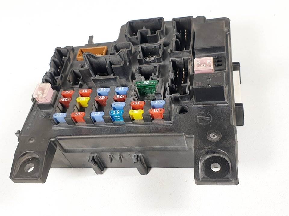 CAJA RELES / FUSIBLES - MITSUBISHI - OUTLANDER (CW0)