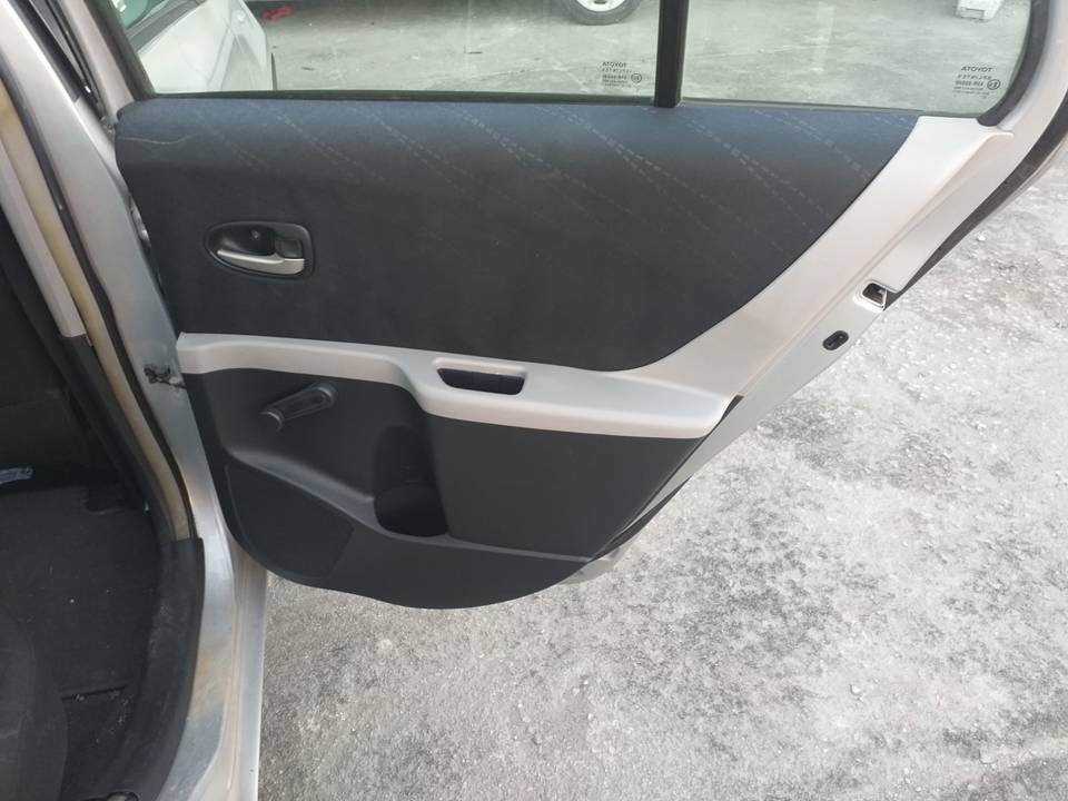 ELEVALUNAS TRASERO DERECHO