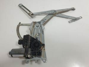 ELEVALUNAS DELANTERO IZQUIERDO 90579571 OPEL ZAFIRA A Autodesguaces Alicante
