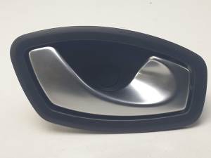 MANETA INTERIOR DELANTERA DERECHA 826720001R RENAULT SCENIC III (JZ) Autodesguaces Alicante