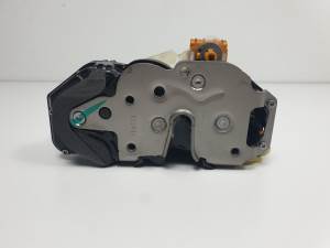 CERRADURA PUERTA TRASERA DERECHA 13579552 OPEL AMPERA Autodesguaces Alicante