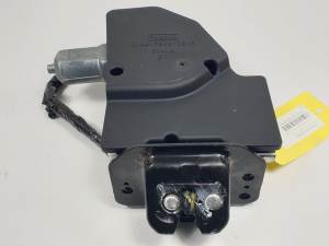 CERRADURA MALETERO / PORTON CV447843102B FORD KUGA (CBS) Autodesguaces Alicante