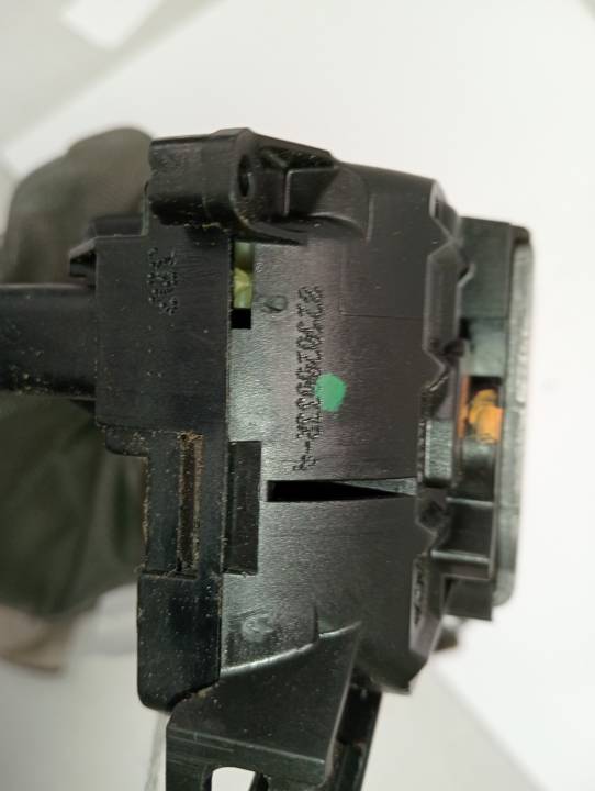 CERRADURA PUERTA TRASERA DERECHA