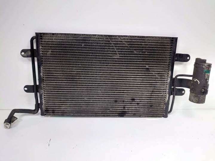 CONDENSADOR / RADIADOR AIRE ACONDICIONADO 1J0820411D VOLKSWAGEN GOLF IV BERLINA (1J1) Autodesguaces Alicante