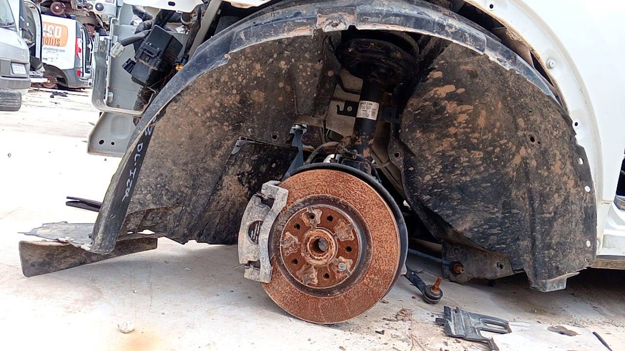 PASO RUEDA DELANTERO IZQUIERDO