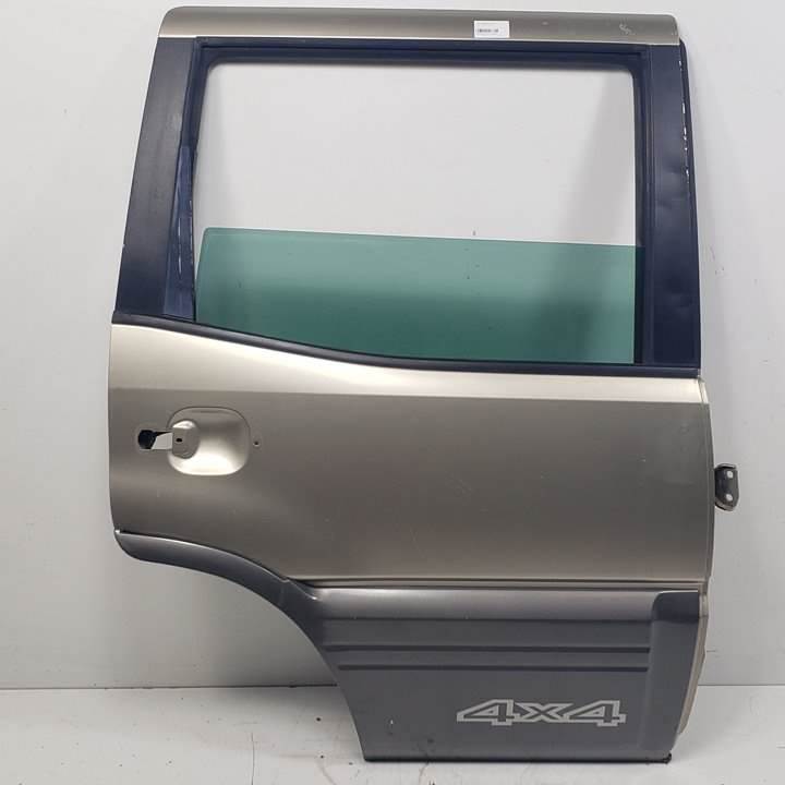 PUERTA TRASERA DERECHA - NISSAN - TERRANO/TERRANO.II (R20)