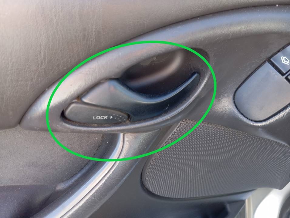 MANETA INTERIOR DELANTERA IZQUIERDA