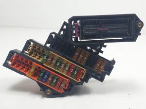 CAJA RELES / FUSIBLES 4L0971845 AUDI Q7 (4L) Autodesguaces Alicante