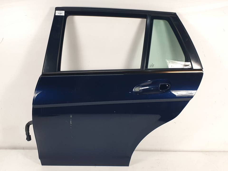 PUERTA TRASERA IZQUIERDA MERCEDES CLASE C (W204) FAMILIAR Autodesguaces Alicante