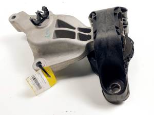 SOPORTE MOTOR DERECHO 112323904R RENAULT CAPTUR II Autodesguaces Alicante