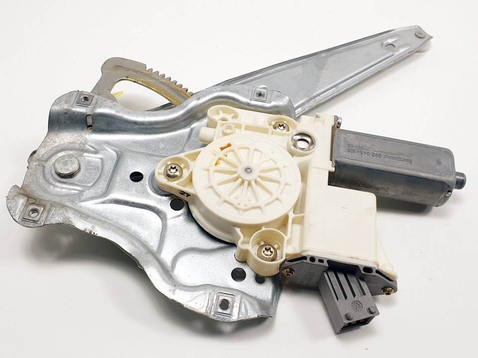 ELEVALUNAS TRASERO DERECHO - 6983005100 - TOYOTA - AVENSIS BERLINA (T25)