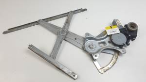ELEVALUNAS TRASERO IZQUIERDO 698400F020 TOYOTA COROLLA VERSO (R1) Autodesguaces Alicante