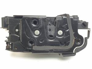CERRADURA PUERTA TRASERA DERECHA 5K4839016H VOLKSWAGEN GOLF VI (5K1) Autodesguaces Alicante