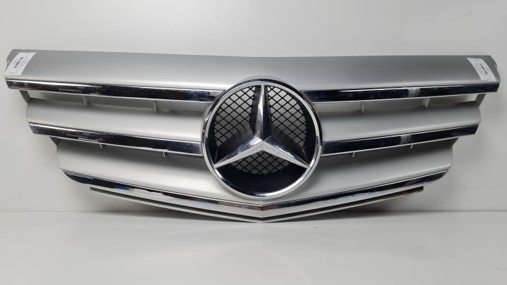 REJILLA DELANTERA A1698881660 MERCEDES CLASE B (W245) Autodesguaces Alicante