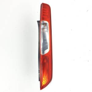 PILOTO TRASERO DERECHO 4M5113404A FORD FOCUS BERLINA (CAP) Autodesguaces Alicante