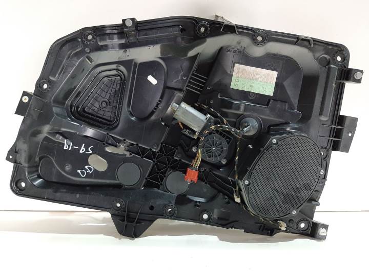 ELEVALUNAS DELANTERO DERECHO