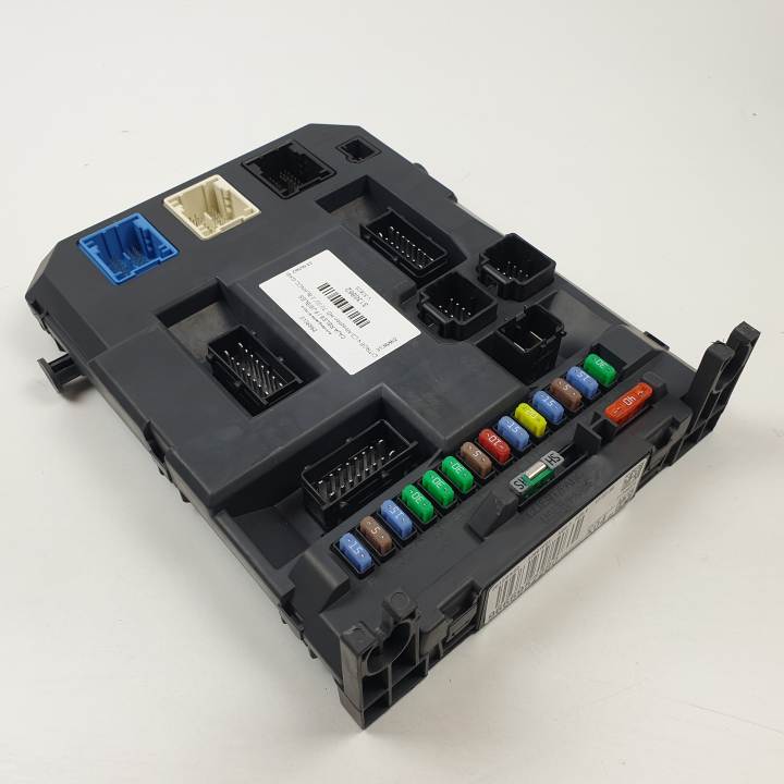 CAJA RELES / FUSIBLES 9666952280 CITROEN C3 Autodesguaces Alicante