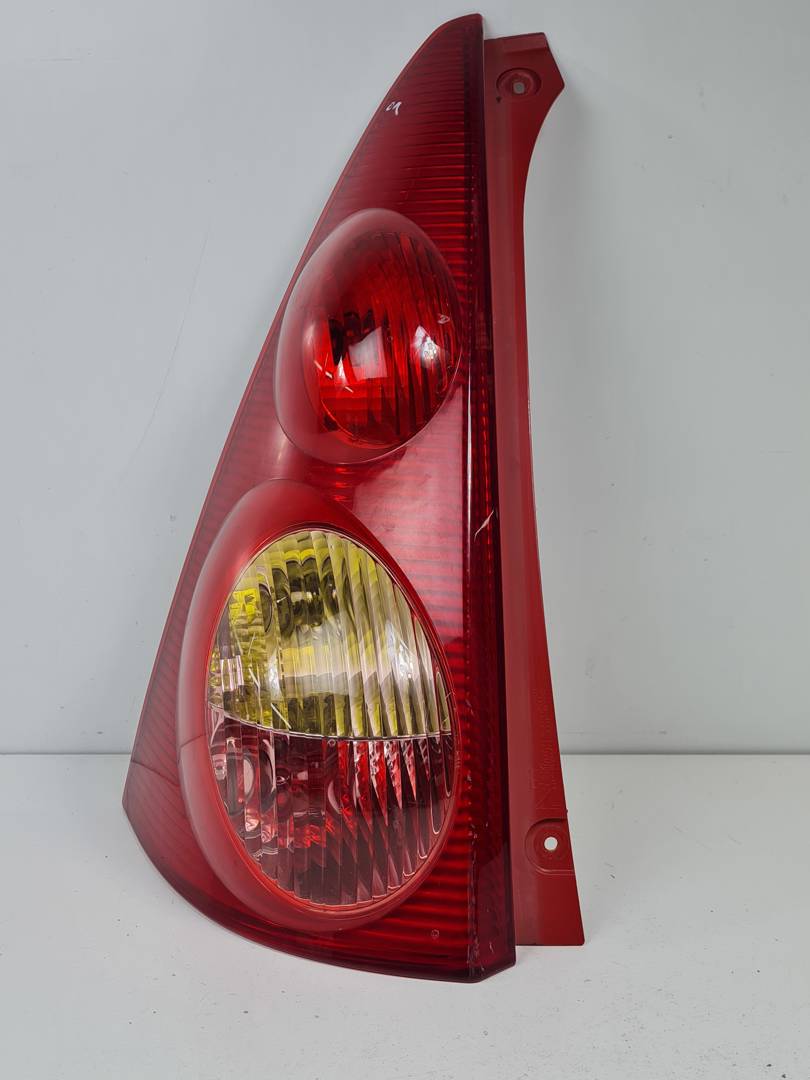 PILOTO TRASERO IZQUIERDO - 815600H040 - PEUGEOT - 107