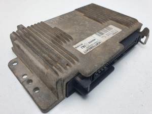 CENTRALITA MOTOR UCE S113717205D RENAULT LAGUNA GRANDTOUR (K56) Autodesguaces Alicante