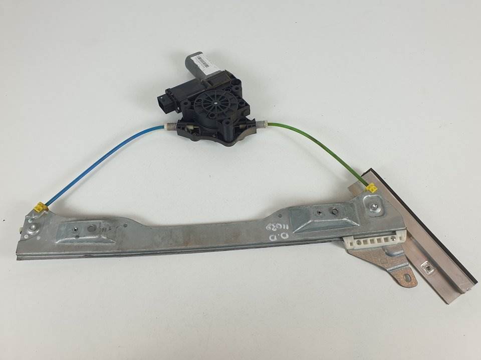 ELEVALUNAS DELANTERO DERECHO - 720050010300400 - OPEL - CORSA D