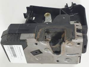CERRADURA PUERTA DELANTERA IZQUIERDA 24444015 OPEL ZAFIRA A Autodesguaces Alicante