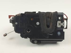 CERRADURA PUERTA TRASERA IZQUIERDA 6Y0839015A SKODA FABIA (5J2) Autodesguaces Alicante