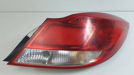 PILOTO TRASERO DERECHO 13226837AX OPEL INSIGNIA BERLINA Autodesguaces Alicante