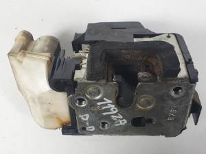 CERRADURA PUERTA DELANTERA DERECHA FIAT DOBLO CARGO (223) Autodesguaces Alicante