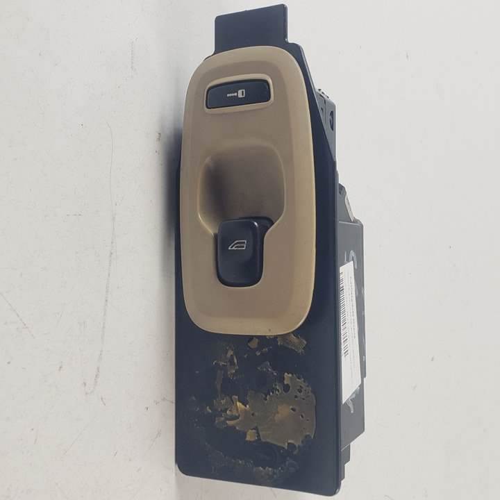 MANDO ELEVALUNAS DELANTERO DERECHO - 30732817 - VOLVO - V70 FAMILIAR