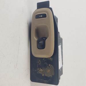 MANDO ELEVALUNAS DELANTERO DERECHO 30732817 VOLVO V70 FAMILIAR Autodesguaces Alicante
