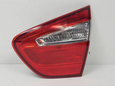 PILOTO TRASERO DERECHO INTERIOR 924041W2 KIA RIO (UB) Autodesguaces Alicante