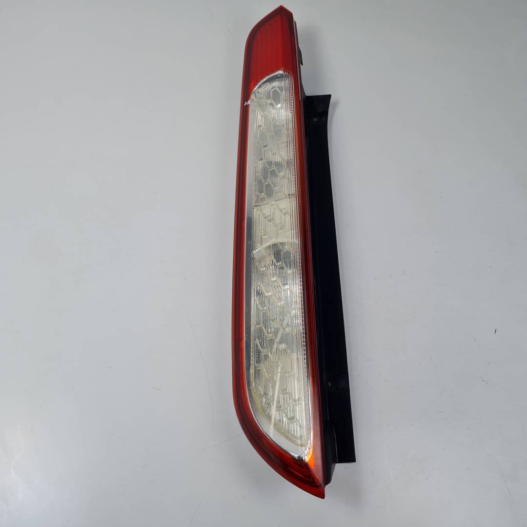 PILOTO TRASERO IZQUIERDO - 8M5113405 - FORD - FOCUS LIM. (CB4)