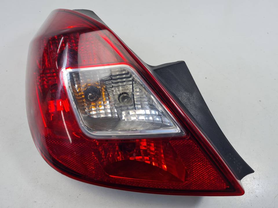 PILOTO TRASERO IZQUIERDO 89037882 OPEL CORSA D Autodesguaces Alicante