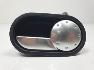 MANETA INTERIOR DELANTERA DERECHA 8N0837020A AUDI TT (8N3/8N9) Autodesguaces Alicante