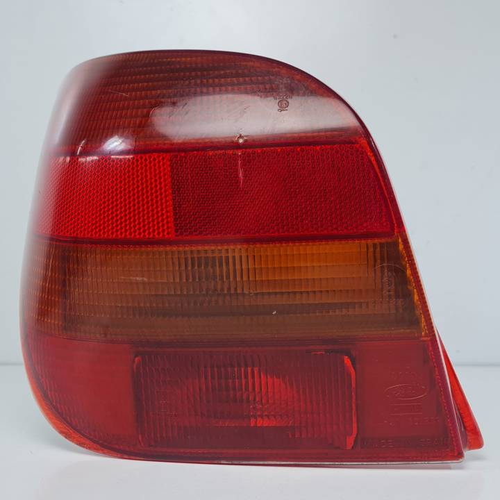 PILOTO TRASERO IZQUIERDO 89FG13A603 FORD FIESTA BERL./COURIER Autodesguaces Alicante