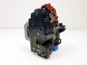 CERRADURA PUERTA DELANTERA IZQUIERDA 4E1837015 AUDI A8 (4E2) Autodesguaces Alicante