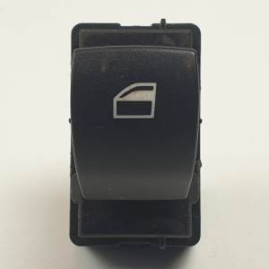 MANDO ELEVALUNAS TRASERO DERECHO 6945874 BMW SERIE 1 BERLINA (E81/E87) Autodesguaces Alicante