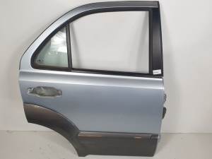 PUERTA TRASERA DERECHA KIA SORENTO Autodesguaces Alicante
