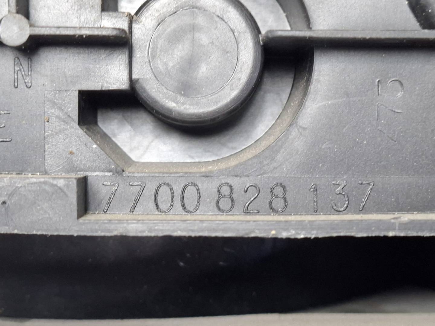 Foto 5 de Piloto Trasero Izquierdo Renault Megane I Fase 2 Berlina (ba0) (1999–2002)