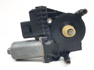 MOTOR ELEVALUNAS DELANTERO IZQUIERDO 0130821775 AUDI A6 BERLINA (4B2) Autodesguaces Alicante