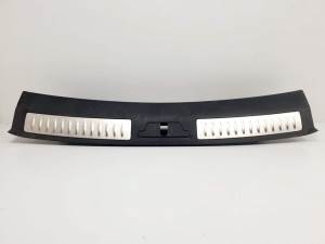 MOLDURAS TRASERAS L0270732A LAND ROVER RANGE ROVER VELAR Autodesguaces Alicante
