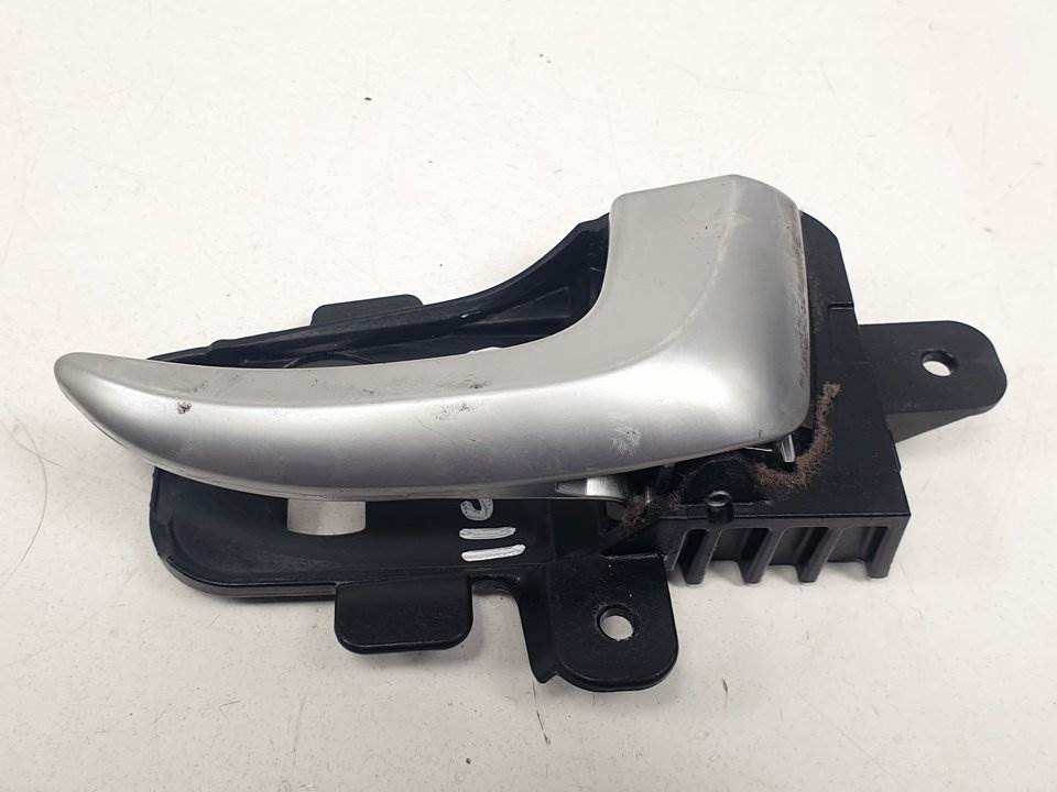 MANETA INTERIOR DELANTERA DERECHA - 82623GD000 - HYUNDAI - I30 (GD)