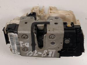 CERRADURA PUERTA DELANTERA IZQUIERDA P04589441AD CHRYSLER SEBRING BERLINA Autodesguaces Alicante