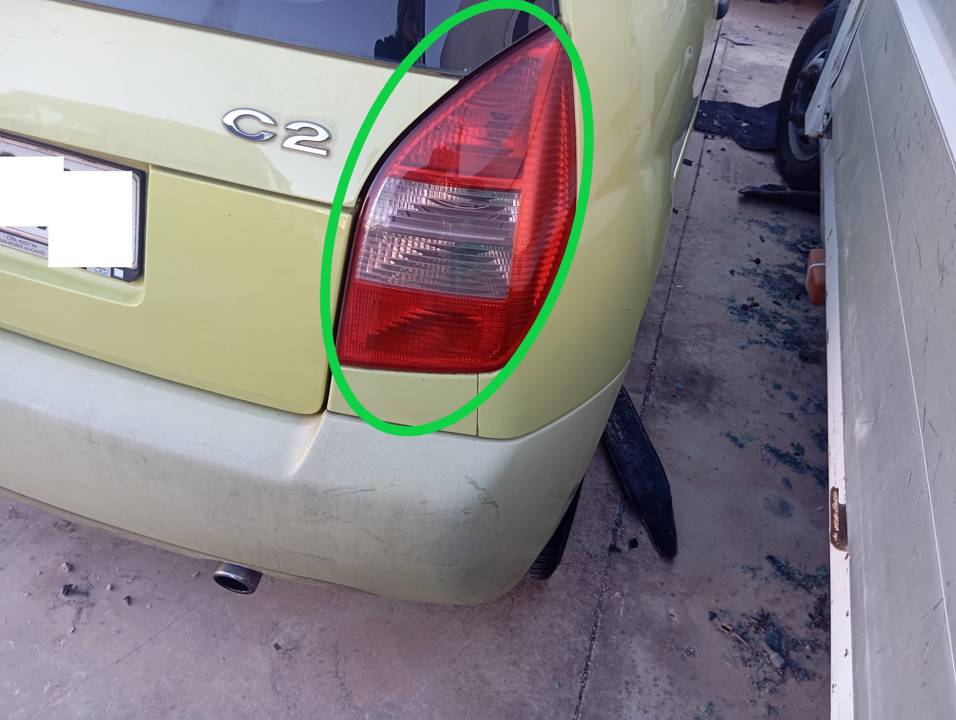 PILOTO TRASERO DERECHO