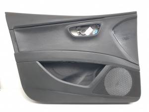 GUARNECIDO PUERTA DELANTERA IZQUIERDA 5F4867113 SEAT LEON (5F1) Autodesguaces Alicante